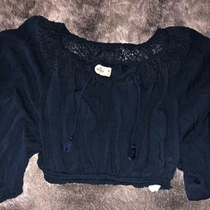 HOLLISTER CROP TOP